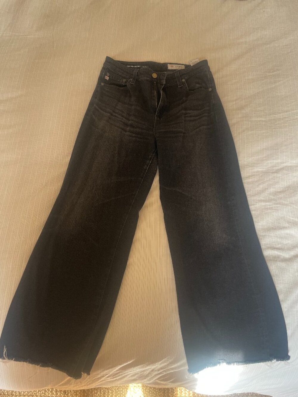 AG Saige Wide Leg Crop - Black/Distressed (Size 28)